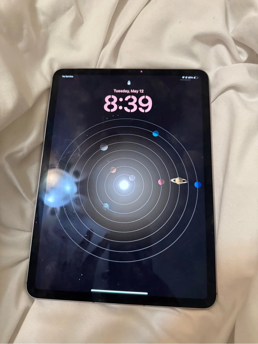 Apple iPad Pro 11inch 4th generation Silver Back with Space Gray Apple Logo